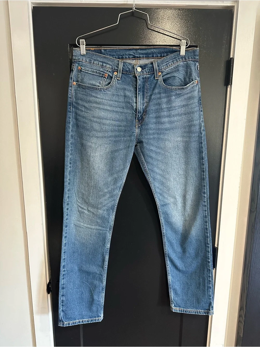 Levi’s 502 Jeans